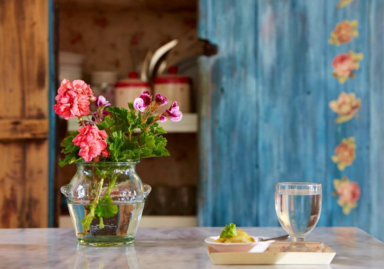 Flower And Crafts - The Eco Nature House Monólithos Exterior foto